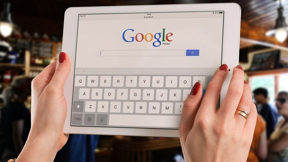 В Google Australia сообщили, что работают над удалением всех изображений священной горы Улуру