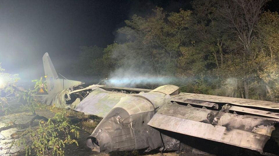 На борту літака перебували семеро військовослужбовців і 21 курсант