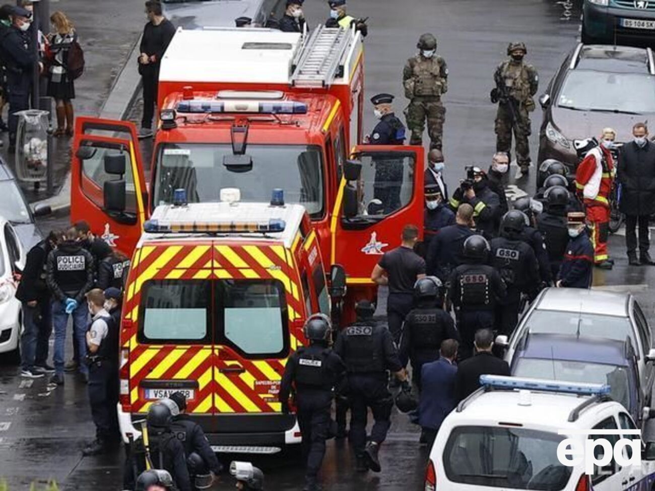 Мотивы нападения человека с ножом на прохожих возле бывшего офиса Charlie Hebdo в Париже пока неизвестны