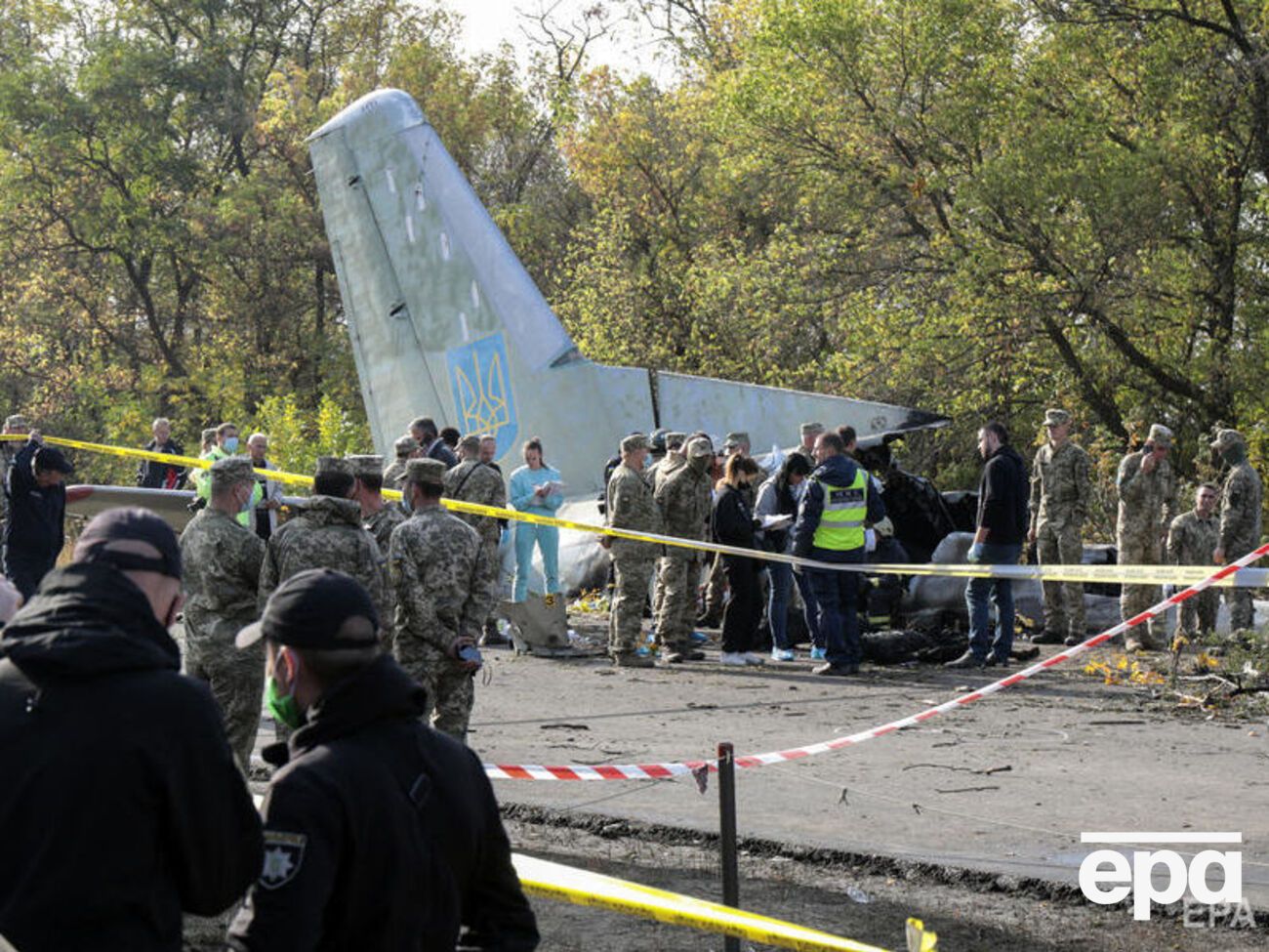 В результате крушения военно-транспортного самолета погибли 26 из 27 человек, находившихся на борту