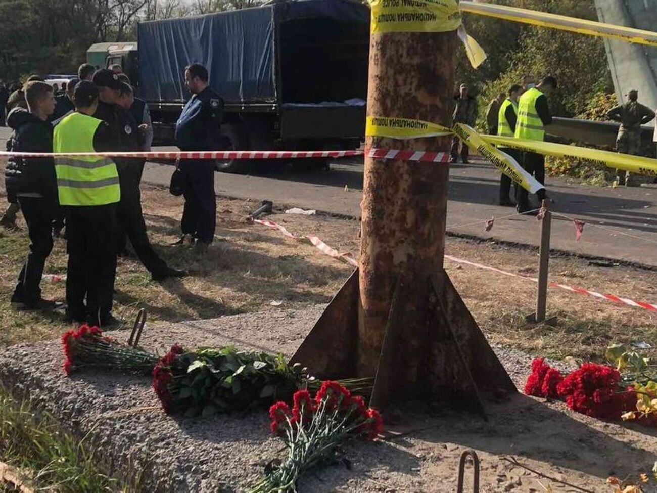 На месте падения Ан-26 под Харьковом завершилась спасательная операция. Фоторепортаж