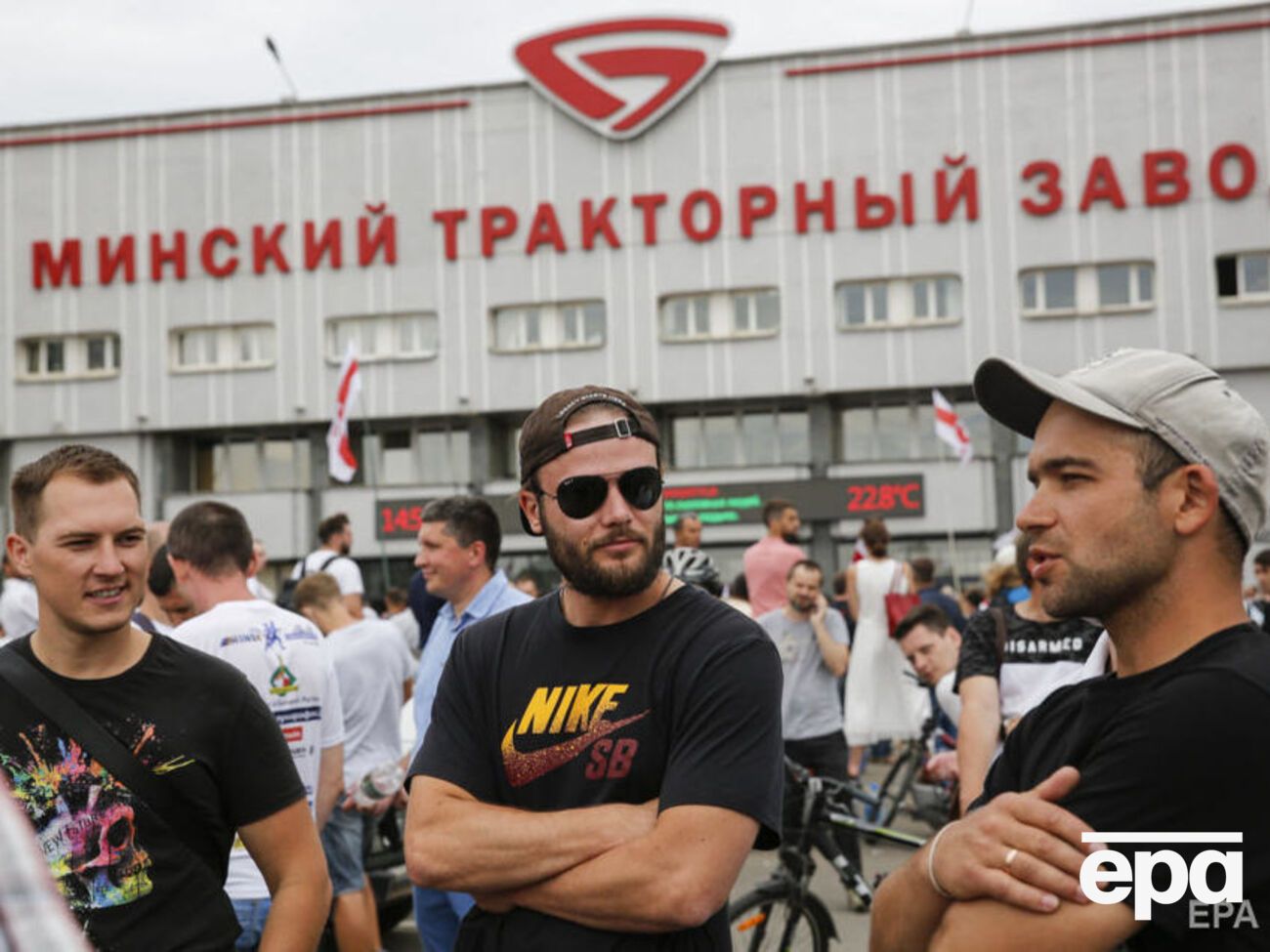 Работники МТЗ хотят прекратить "беспредел и фарс" в Беларуси