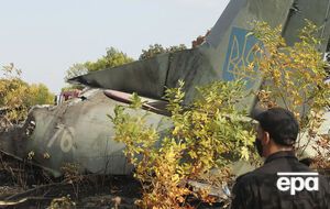 Із місця аварії почали вивозити уламки