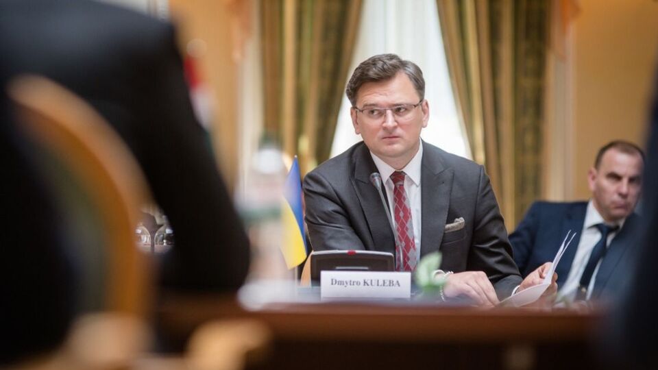 Кулеба: Лукашенко зробив свій вибір. Він вибрав Росію, Володимира Путіна. А це означає конфронтацію