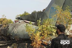 В результате крушения учебного самолета 26 человек погибли