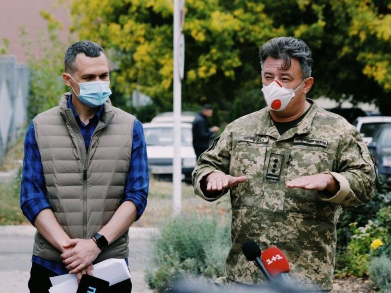 Кучер (ліворуч): Експертизу щодо всіх загиблих проводитимуть у Харкові