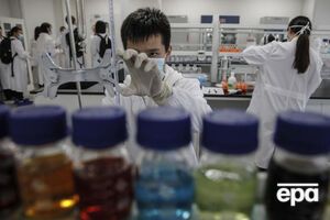 В Китае испытателями экспериментальной вакцины становятся сотрудники фармацевтических компаний