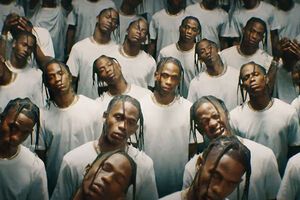 Режиссером ролика является Трэвис Скотт