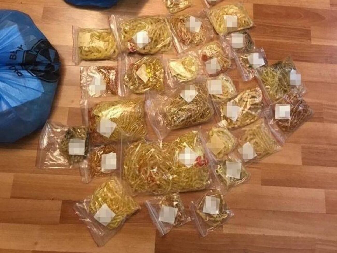 Янтарь с поддельными документами вывозили из страны через аэропорты Борисполь и Львов