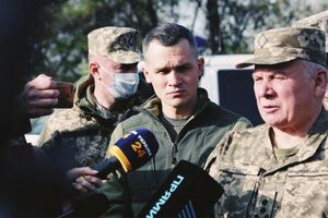 Кучер (у центрі): Наразі проводяться експертизи ДНК тіл загиблих, прощання із 25 курсантами й офіцерами неможливе