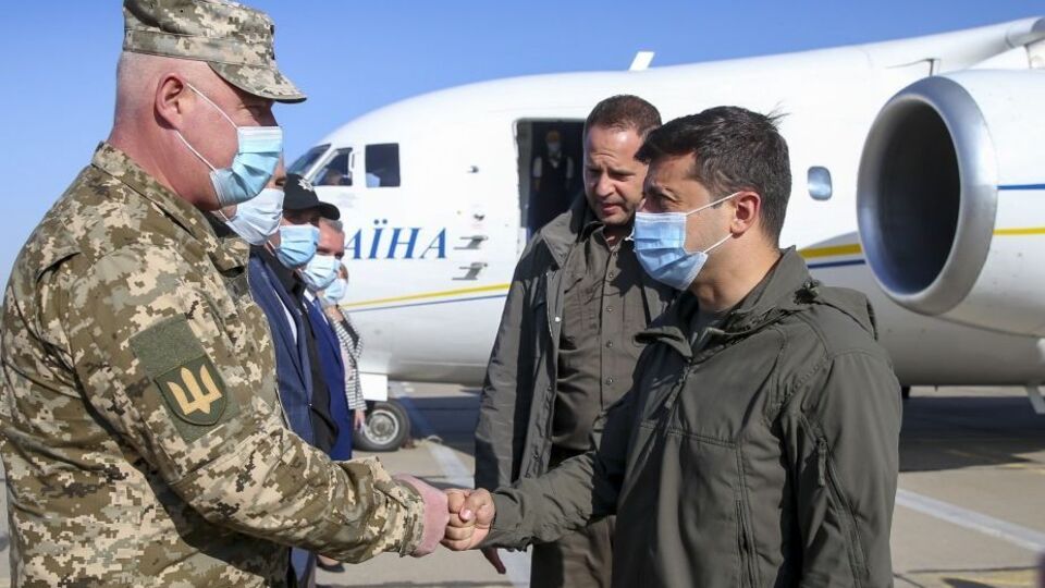 В этом году Зеленский совершил семь визитов в другие страны и 23 рабочие поездки по Украине