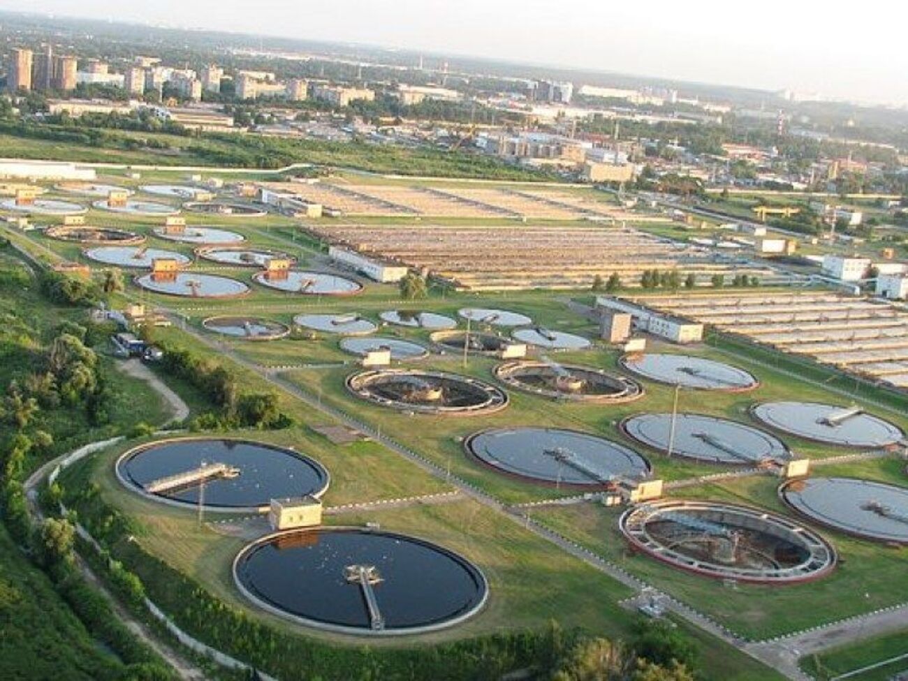 В зоне экологического бедствия может оказаться не только часть Киева и области, но и вся акватория Днепра, утверждает Попов