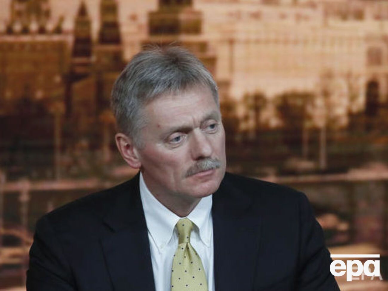 Пєсков підкреслив, що "російська сторона перебуває у постійному контакті з Єреваном, Баку та Анкарою на різних рівнях"