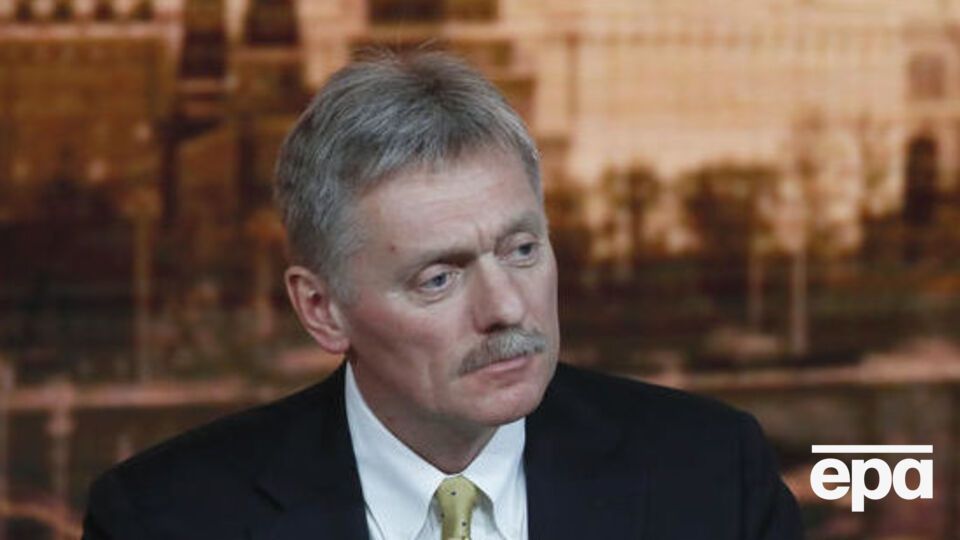 Пєсков підкреслив, що "російська сторона перебуває у постійному контакті з Єреваном, Баку та Анкарою на різних рівнях"