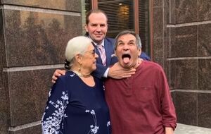 Жорин (в центре): "Король последовательности" отказался расторгать брак с Федосеевой-Шукшиной (на фото слева). Алибасов на фото – справа от Жорина