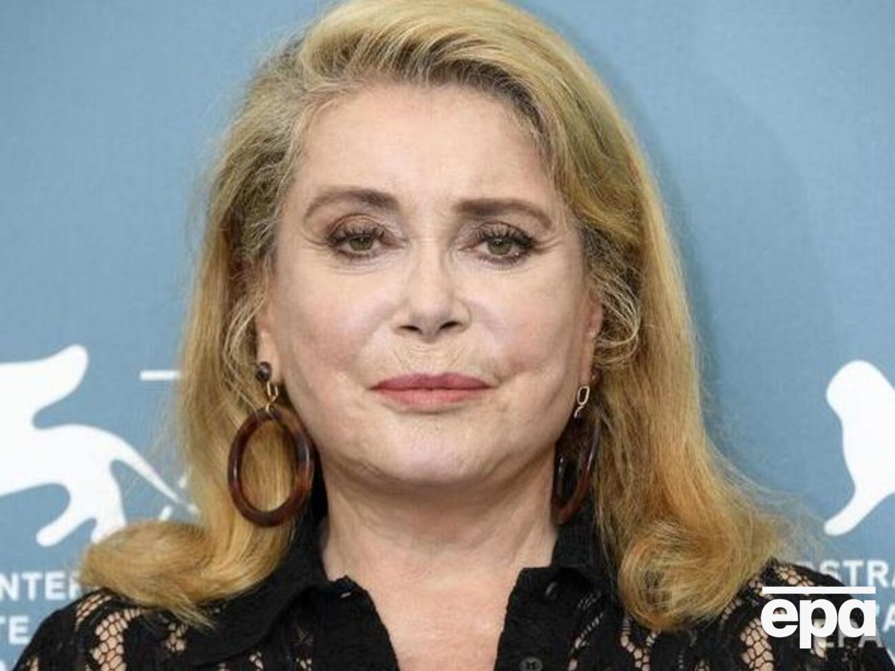 Деньов узяла участь у створенні колекції одягу для французького бренда