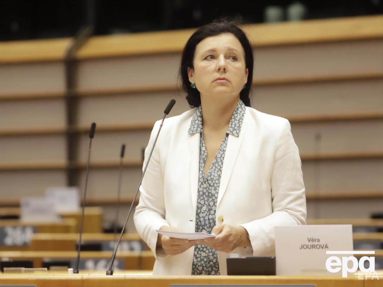 Йоурова заявила, что Орбан строит "больную демократию"