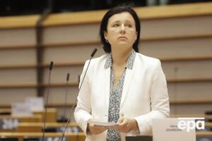 Йоурова заявила, что Орбан строит "больную демократию"