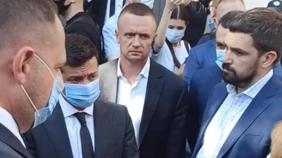 По информации журналистов, глава государства пообещал разобраться с ситуацией