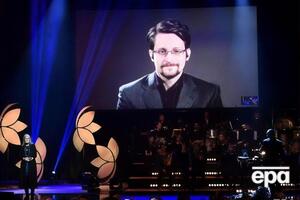 Сноуден скрывается от американского правосудия в России