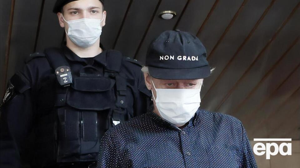 Єфремов (праворуч) кілька разів змінював свідчення щодо своєї провини у ДТП