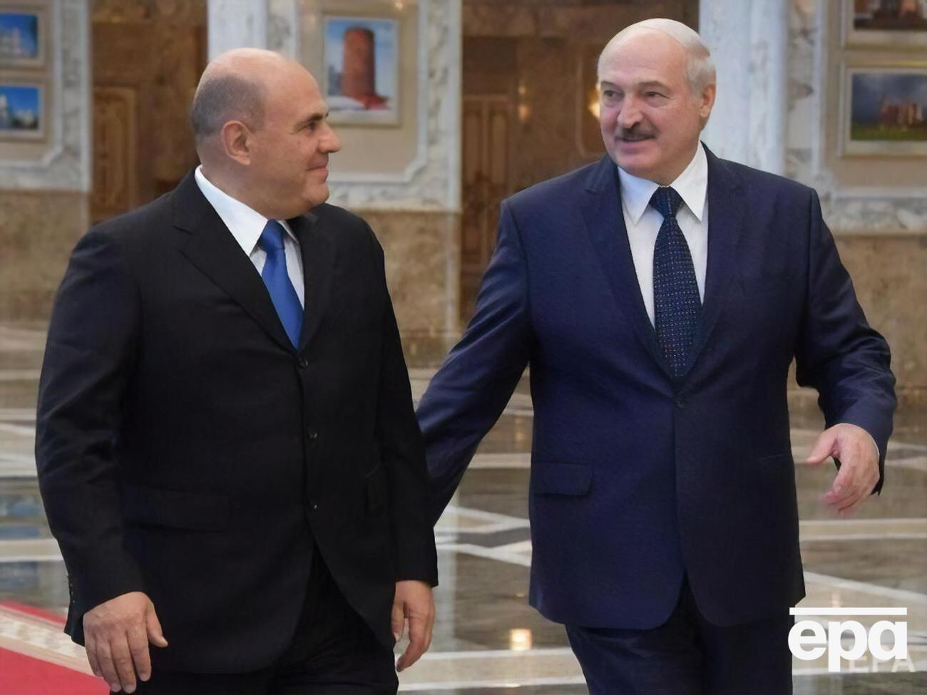 Мишустин (на фото слева) прибыл к Лукашенко в Минск