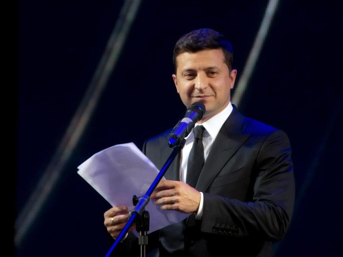 Указ Зеленского (на фото) предложил снять с рассмотрения Шкарлет