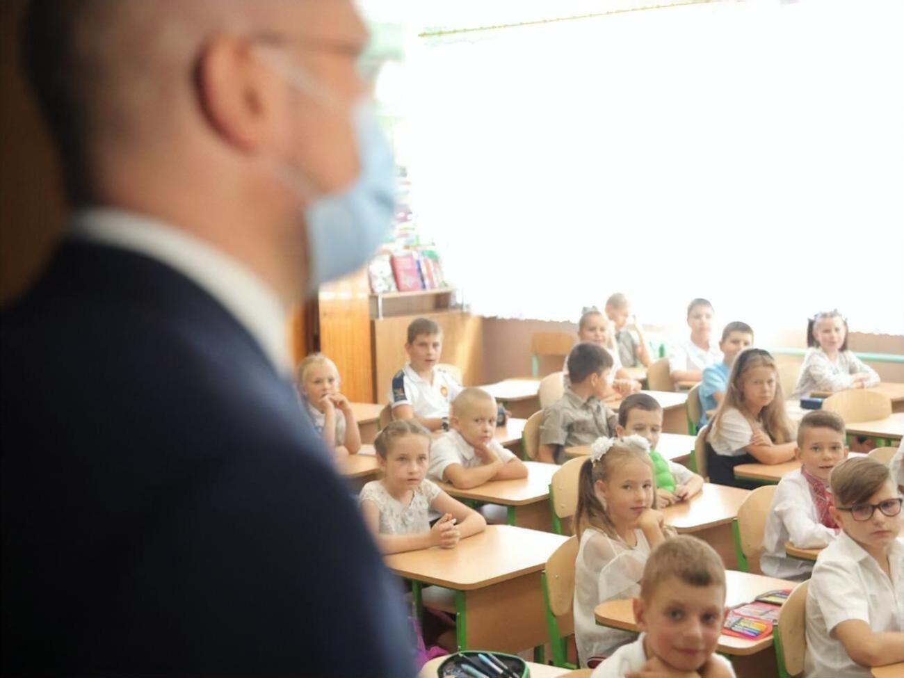 За даними Шмигаля, протягом минулої доби в Україні зафіксовано 149 випадків захворювання дітей на COVID-19