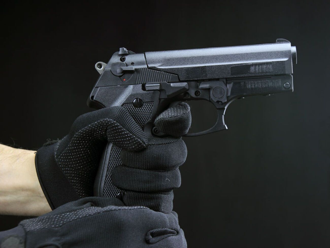 Полиция установила, что в стрельбе участвовали россияне