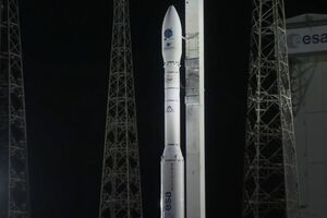 Запущенные спутники используют для наблюдения за Землей, а также в сферах телекоммуникации, науки и образования