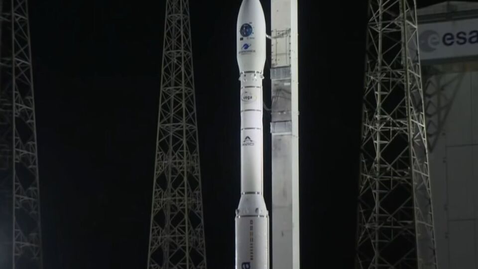 Запущені супутники використовують для спостереження за Землею, а також у сферах телекомунікації, науки та освіти