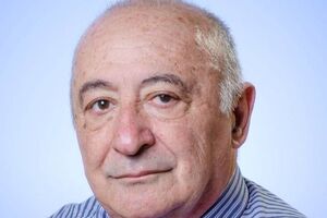 В университете Зеленский-старший возглавляет кафедру