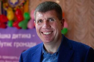 Анатолий Гунько: Наконец средства, которые выделяли на ямочный ремонт, направили на проект строительства новой дороги