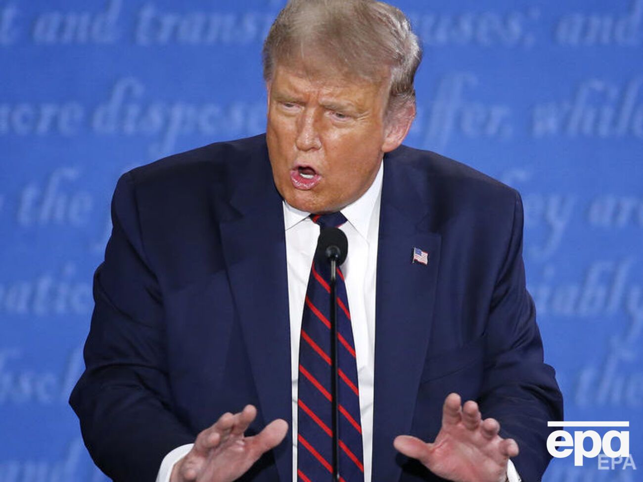 Байден сказав, що Трамп (на фото) зробив країну "хворобливішою, біднішою, більш розділеною і жорстокішою"