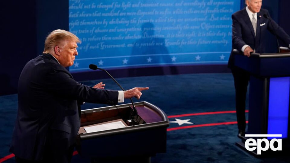 Байден (справа) сказал Трампу (слева), что его сын "ничего плохого в Burisma не делал"