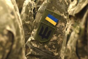 Пораненого військовослужбовця доправили до лікувального закладу