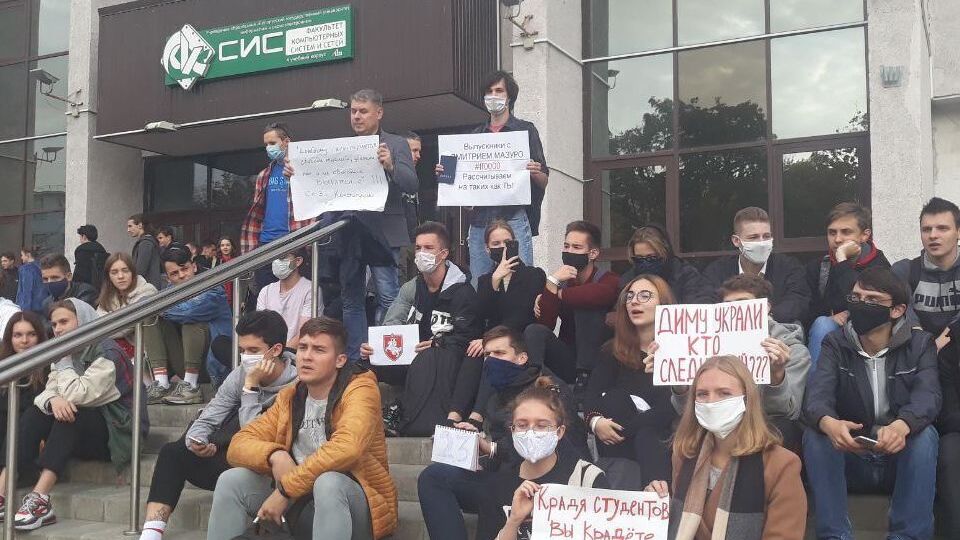 "Сидячие акции" студентов проходят по всей Беларуси