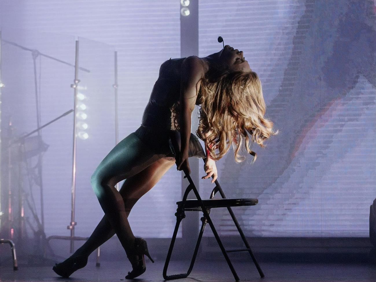 Тина Кароль позировала для сентябрьского Vogue