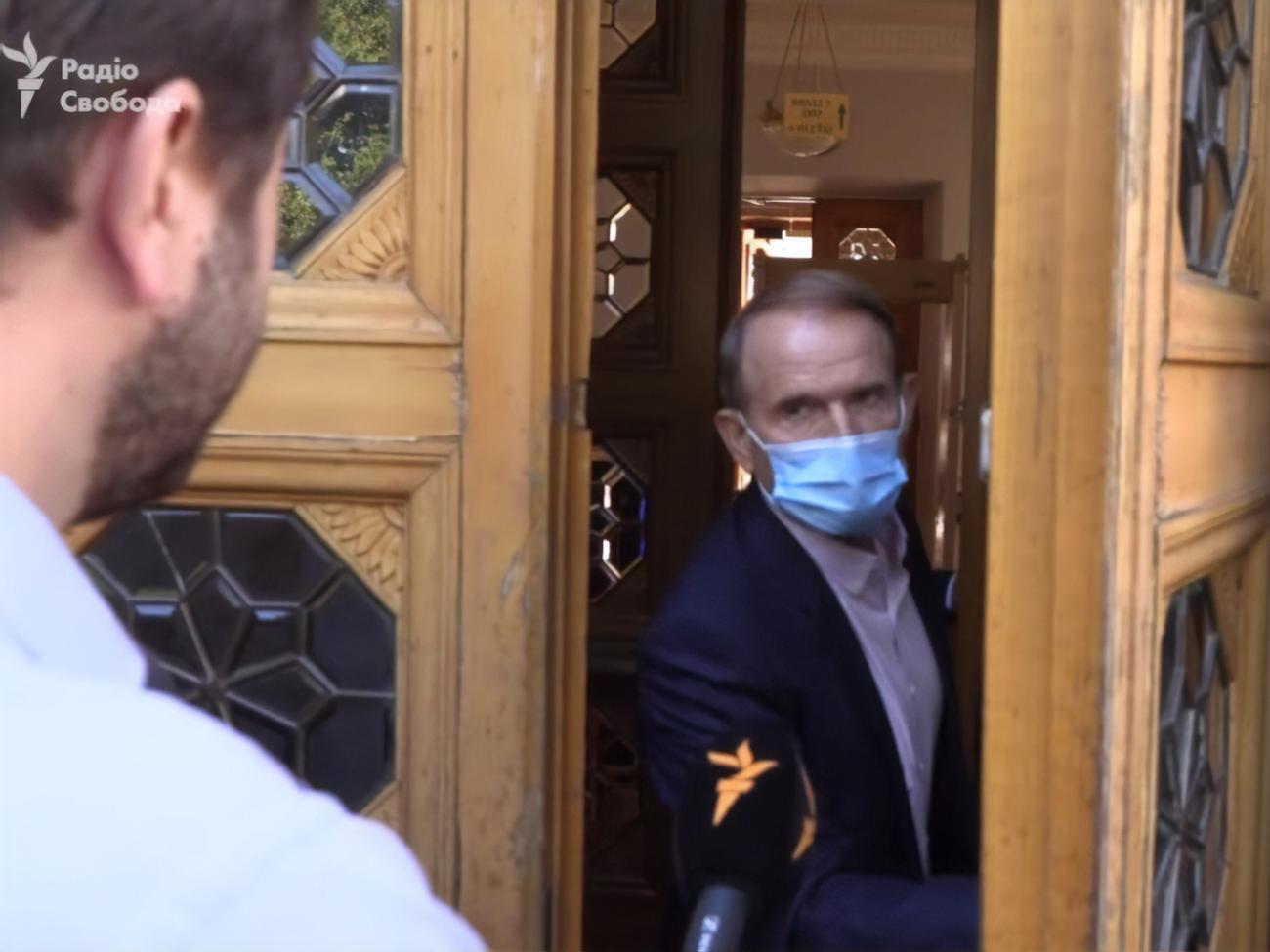 Медведчук відмовився коментувати питання бізнесу