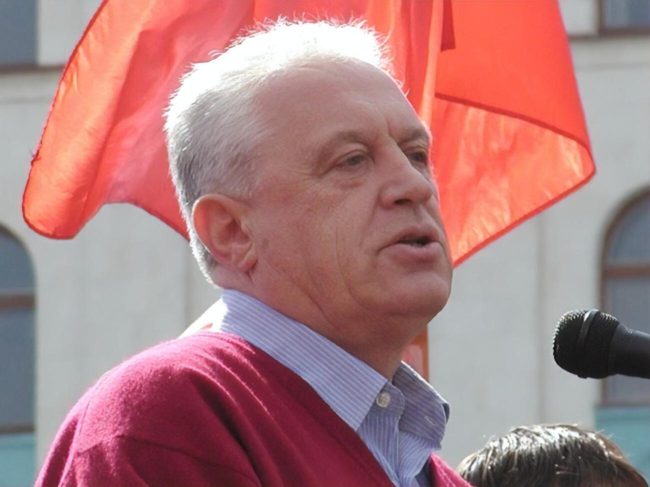 Грачу 72 года