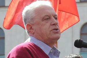 Грачу 72 года