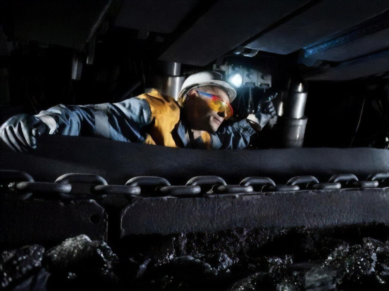 ДТЭК подчеркнул, что всегда своевременно и в полном объеме уплачивает все предусмотренные арендными договорами платежи, однако в марте задержка связана с кризисом и вынужденным четырехмесячным простоем шахт