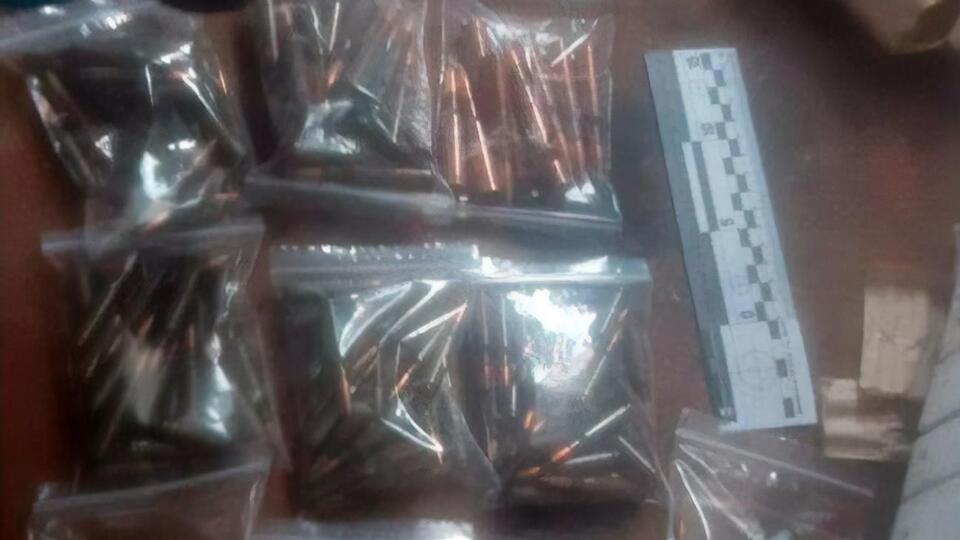 Столичная пенсионерка нашла на собственном балконе боеприпасы к автоматическому оружию