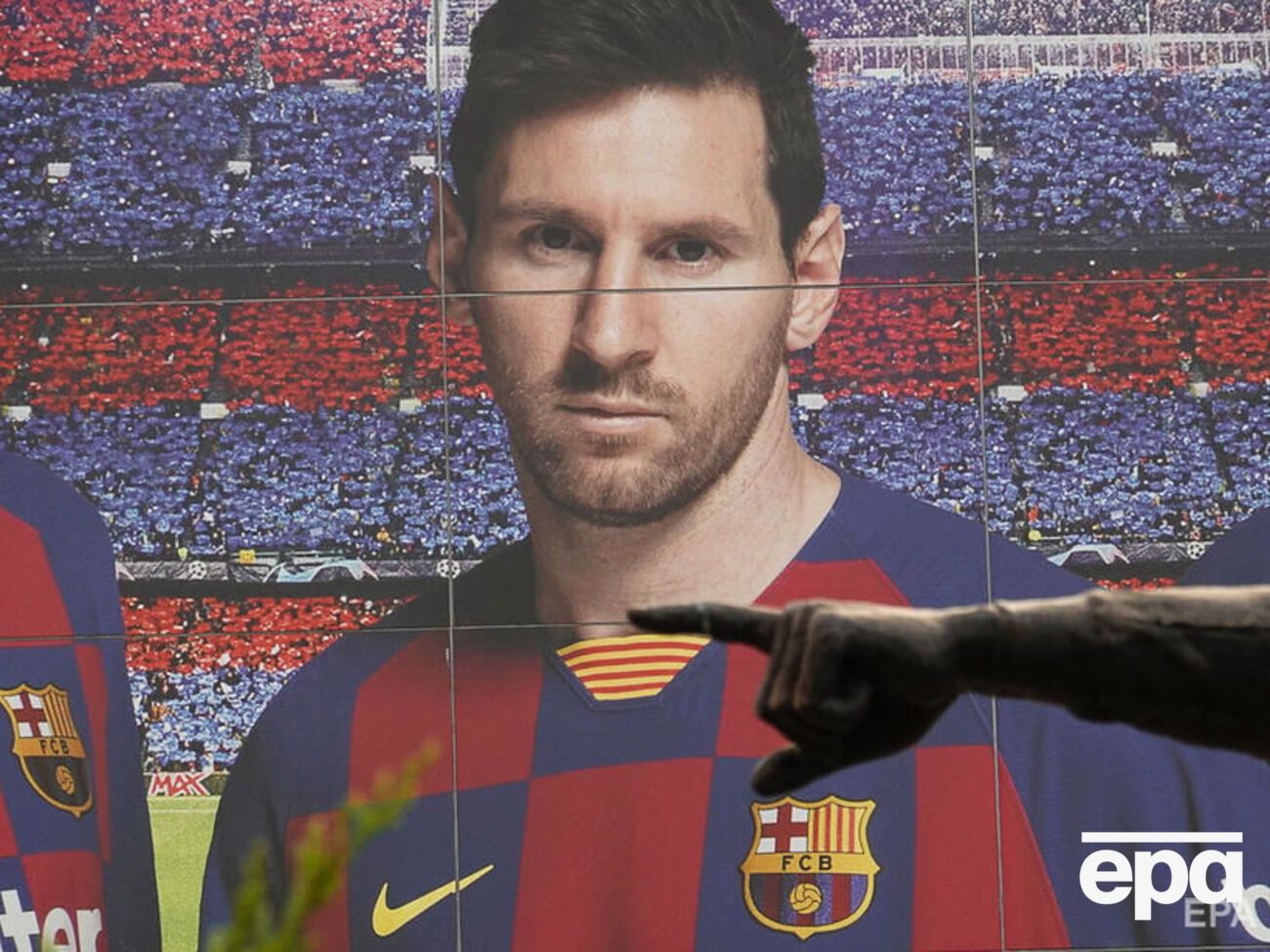 Месси может остаться в "Барсе" еще на год