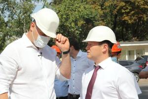 Брагинский (справа): Современный подвижной состав способен развивать большую скорость при меньших затратах электричества