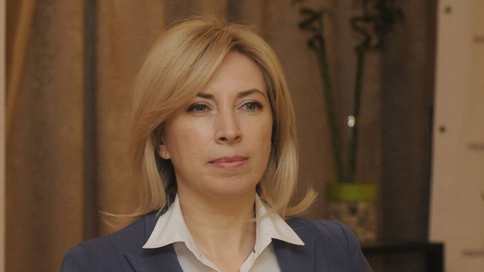 Ірина Верещук: Я переїхала сюди зі своєю сім'єю, мій син ходить тут у школу. Мій чоловік тут працює, я тут працюю в парламенті