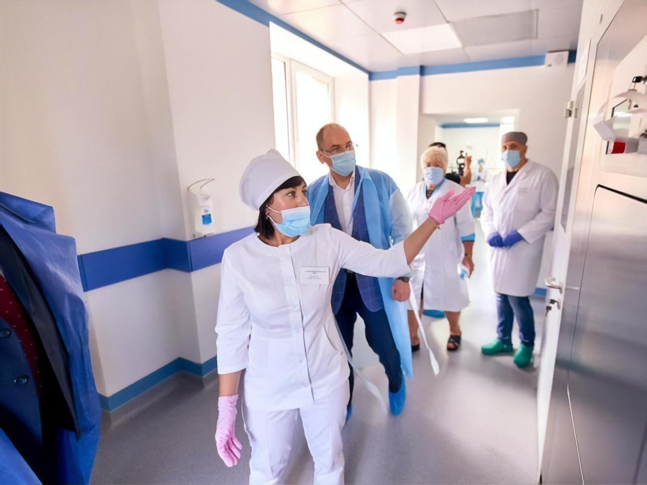 Для приема больных коронавирусной инфекцией в Украине задействовано 26 тыс. коек