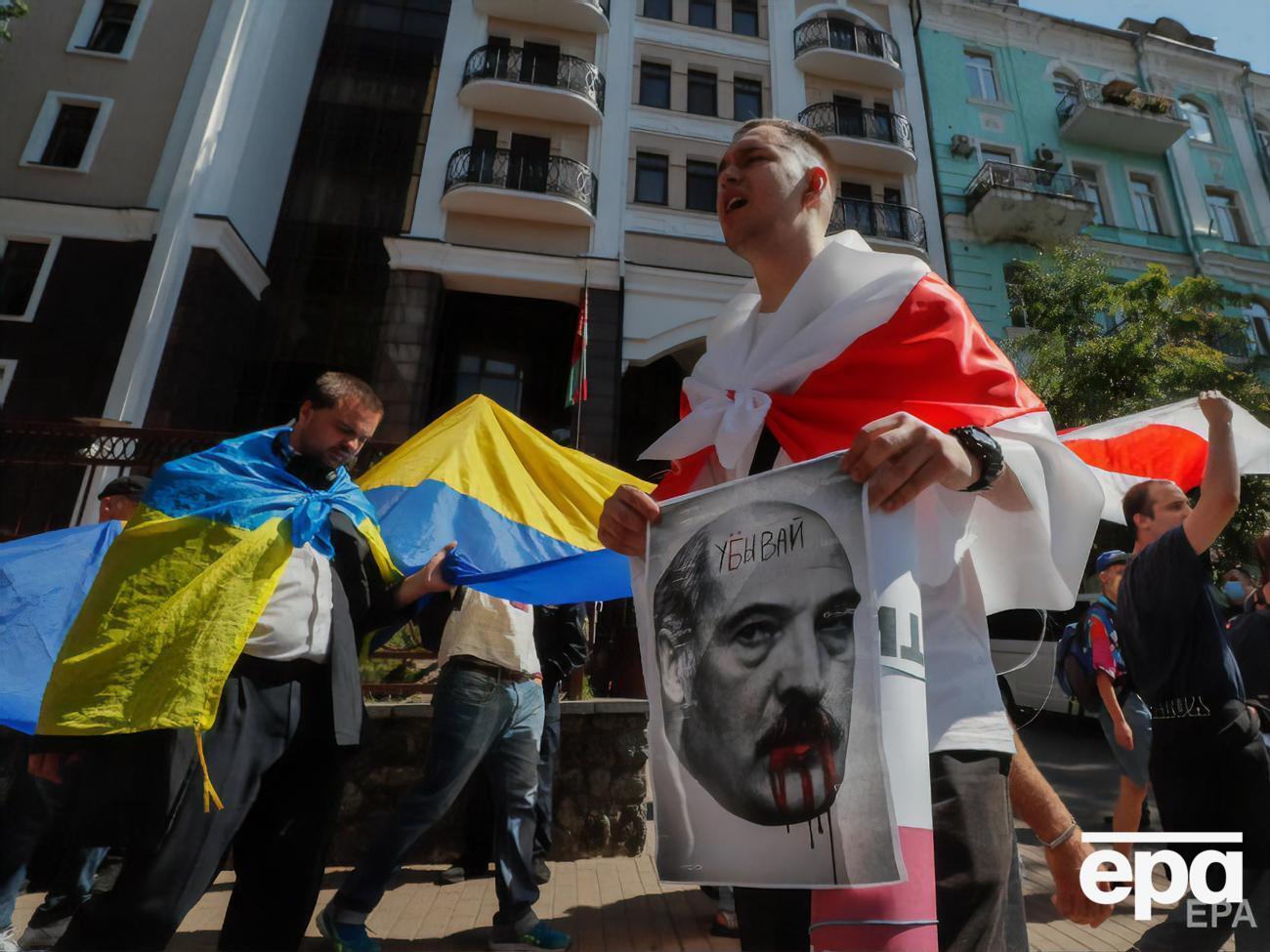 У МЗС нагадали про тісні зв'язки України та Білорусі