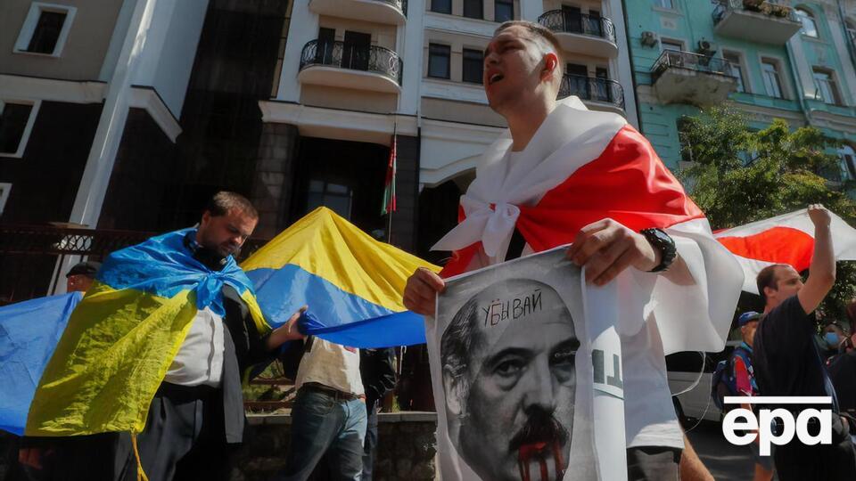 У МЗС нагадали про тісні зв'язки України та Білорусі