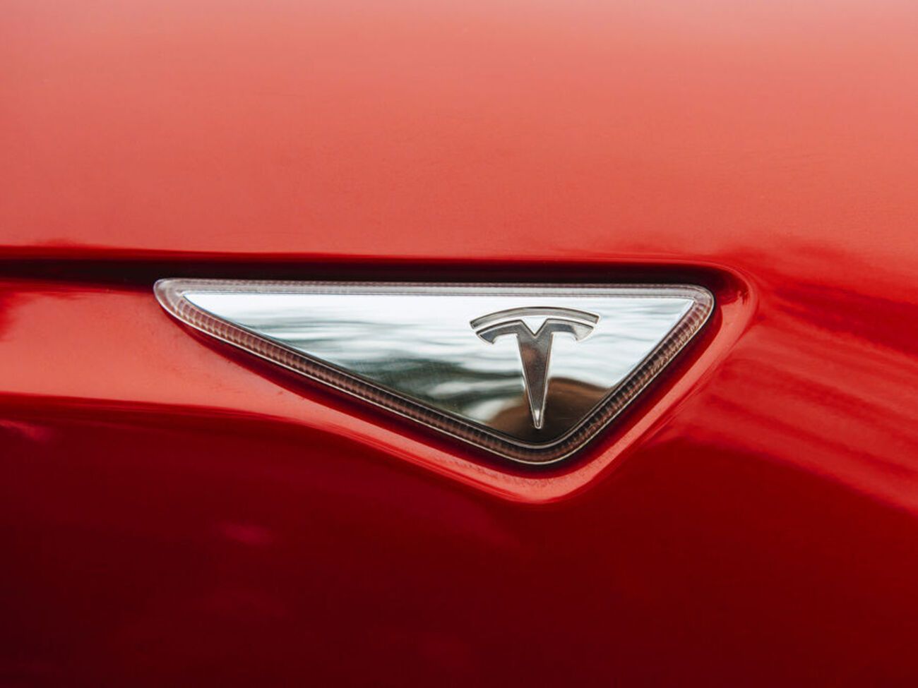 Росіянин хотів заволодіти корпоративними даними Tesla і вимагати за них викуп